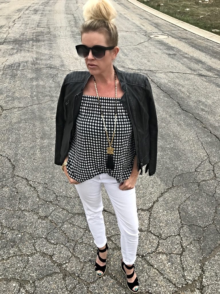 Outfit kut from the kloth leather jacket & jeans, gingham top