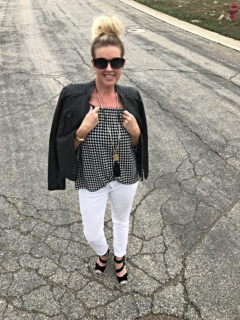 Outfit kut from the kloth leather jacket & jeans, gingham top