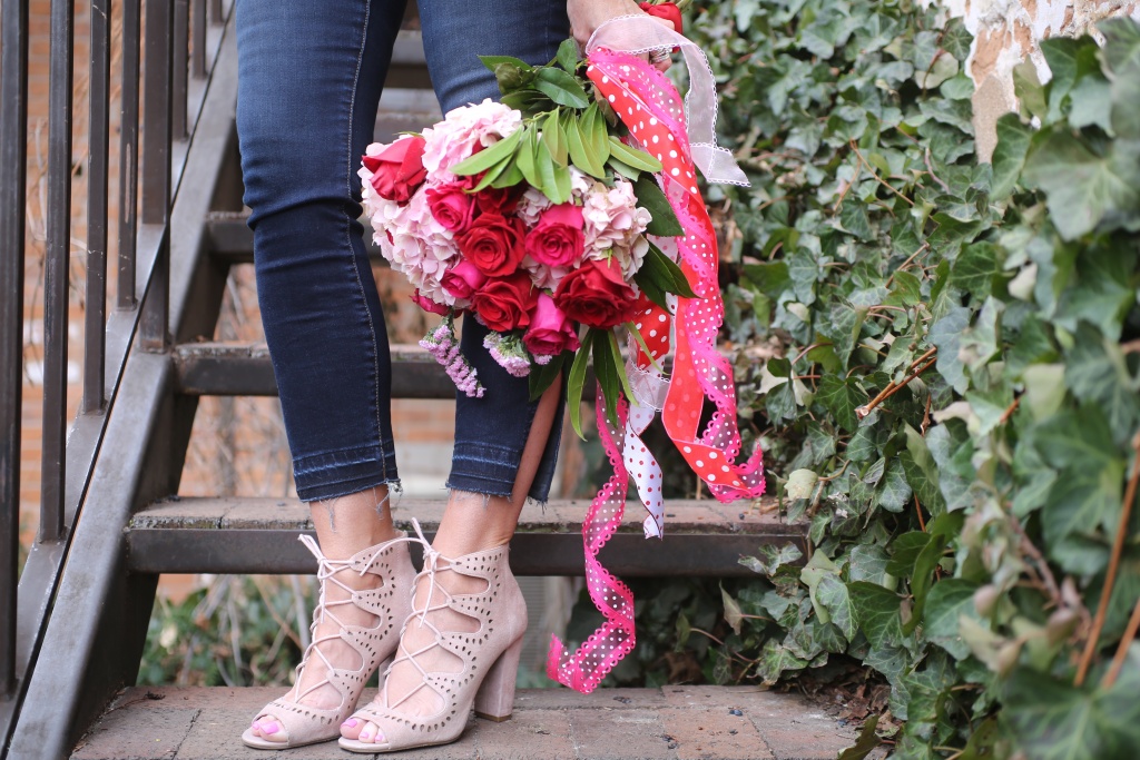 fresh blooms, kut from the kloth jeans, blush suede shoes