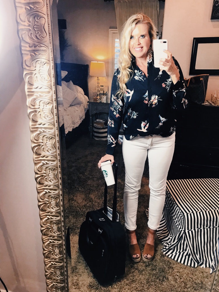 packing light & creating 5-6 outfits