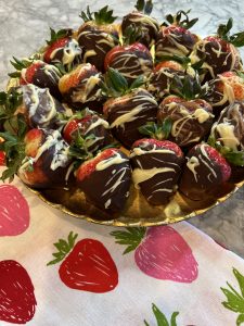5 Ingredient Easy Chocolate Covered Strawberries 