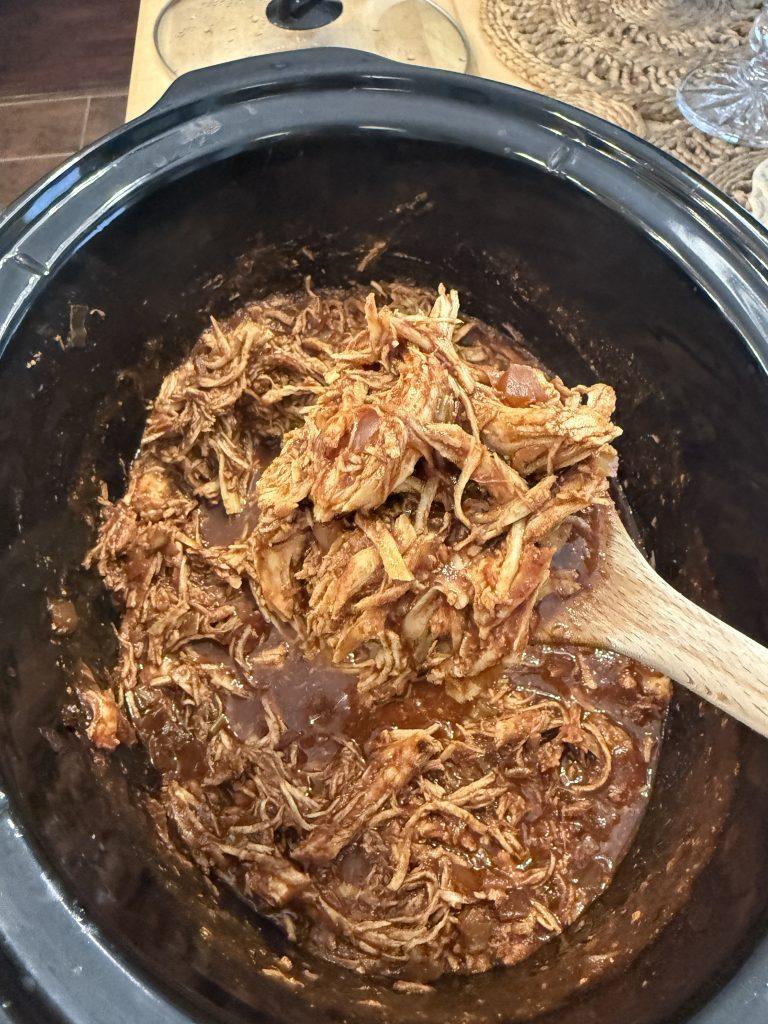 Easy Slow Cooker Shredded Bbq Chicken Sandwhiches