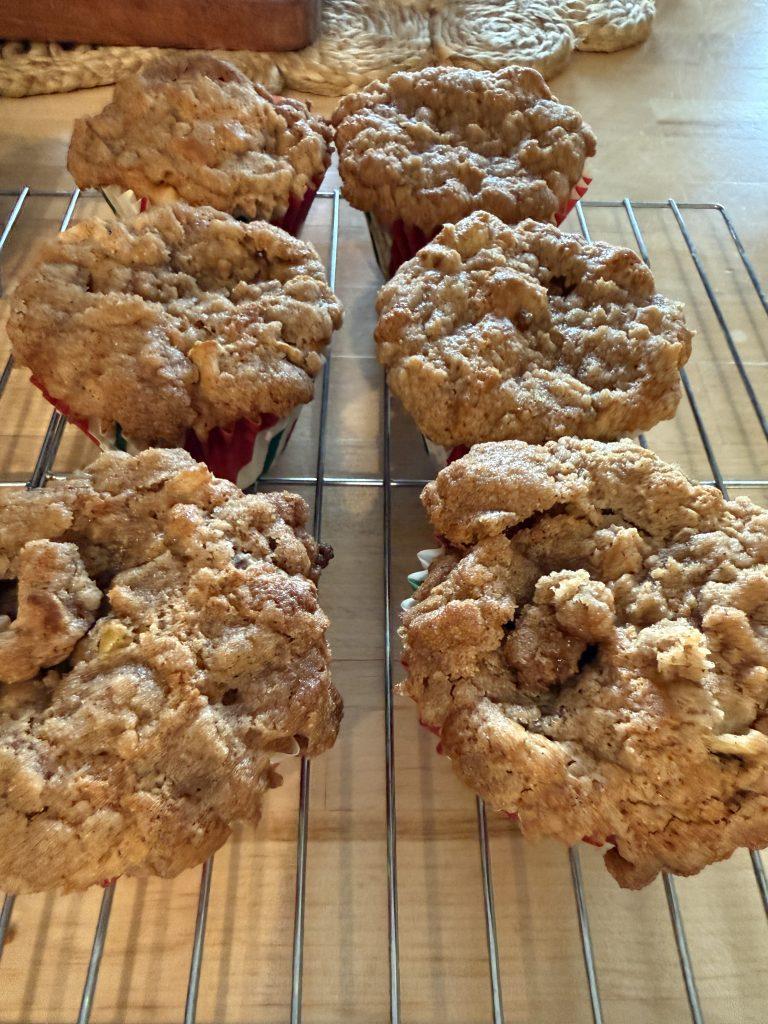 Apple Cinnamon Crumb Cake Muffin Recipe
